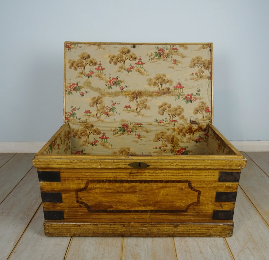 Original Victorian Hand Painted Travelling Trunk Chest